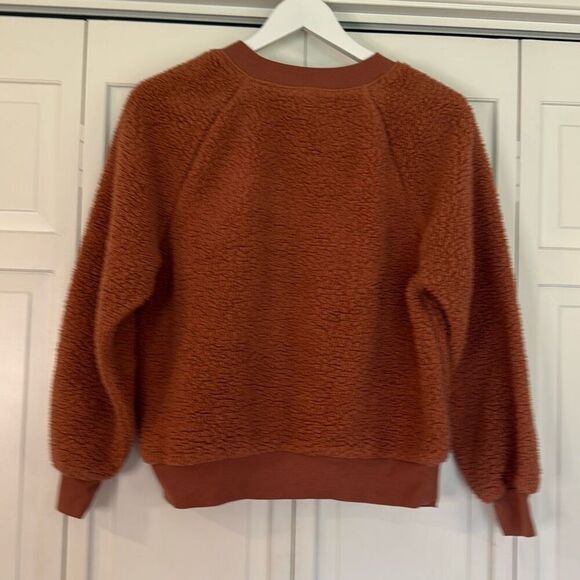 Old Navy burnt orange Sherpa crewneck sweater small - Picture 3 of 9
